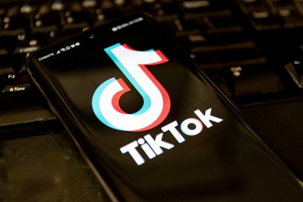 抖音个人号和企业号哪个更容易火?