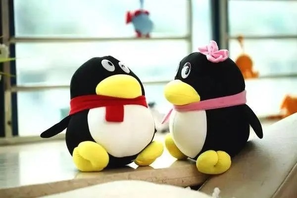 怎样在QQ点亮QQ交友图标？